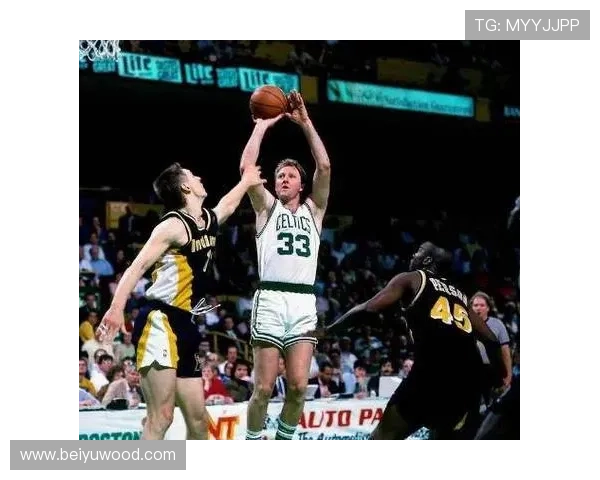 拉里·伯德关键时刻三分命中率提升助凯尔特人拉开比分差距